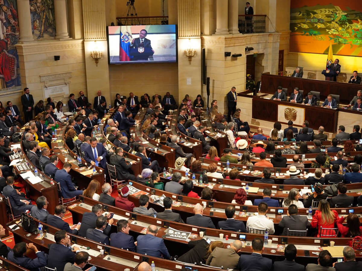 Trasescena del discurso de Petro: aplausos de coalición y gritos de oposición